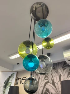 Szklana lampa wisząca z ekspozycji Famlight